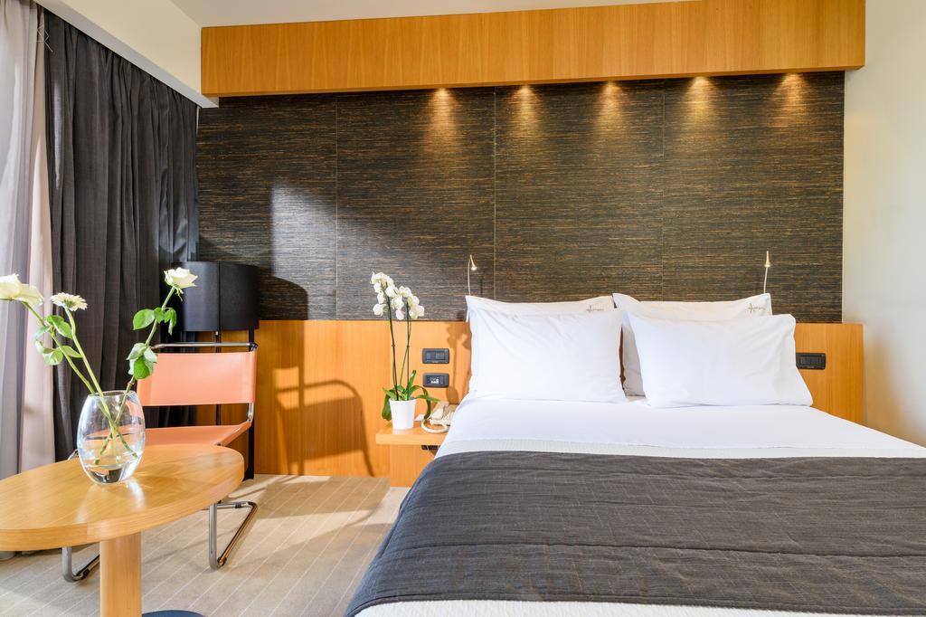 Alexander Beach Hotel & Spa Alexandroúpolis Ngoại thất bức ảnh A room at the hotel