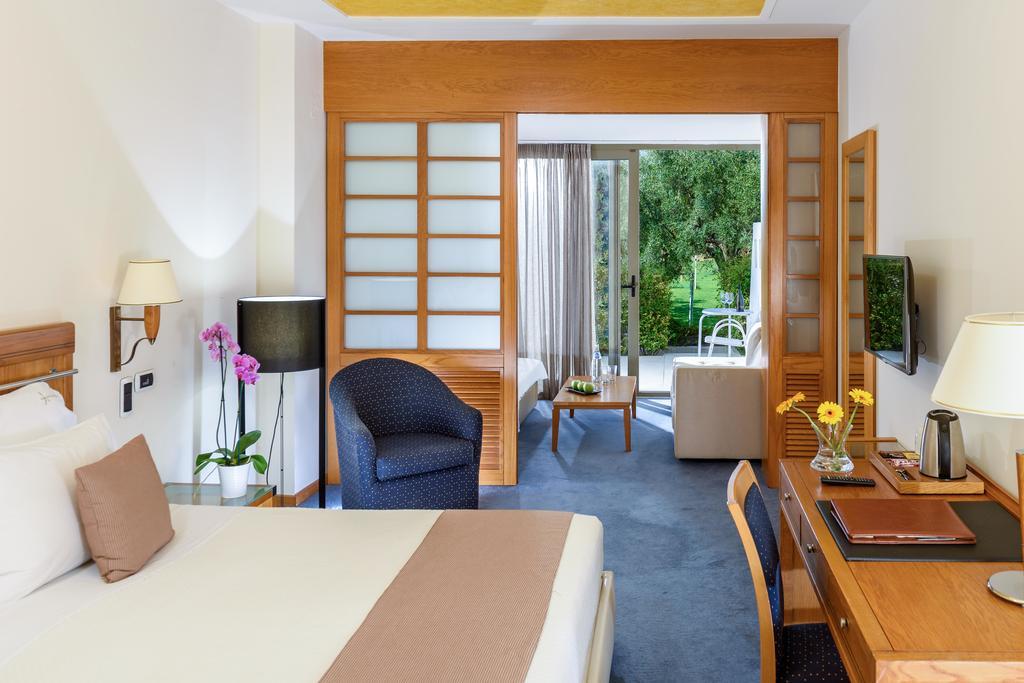 Alexander Beach Hotel & Spa Alexandroúpolis Ngoại thất bức ảnh A room at the hotel