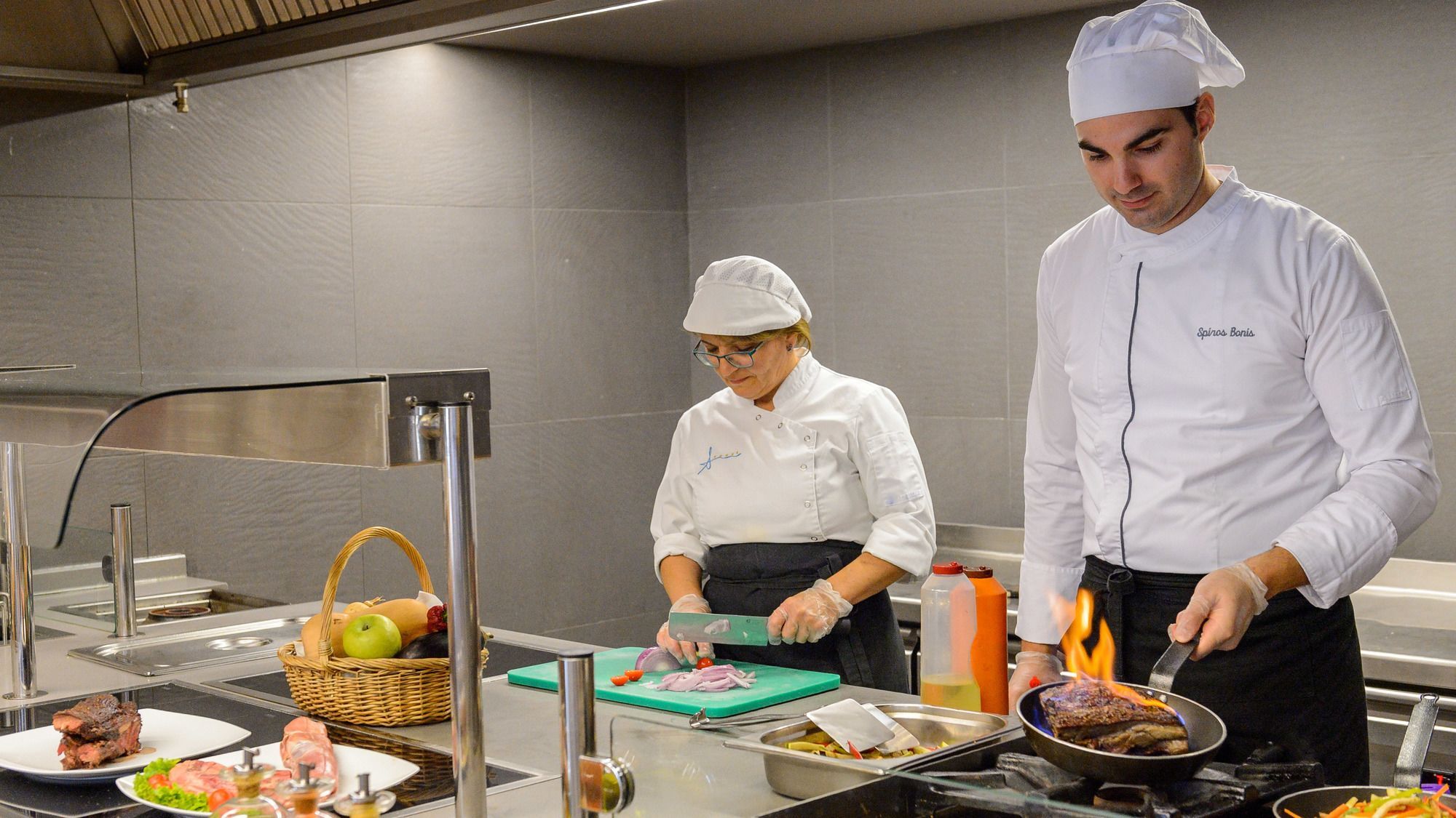 Alexander Beach Hotel & Spa Alexandroúpolis Ngoại thất bức ảnh Students at work