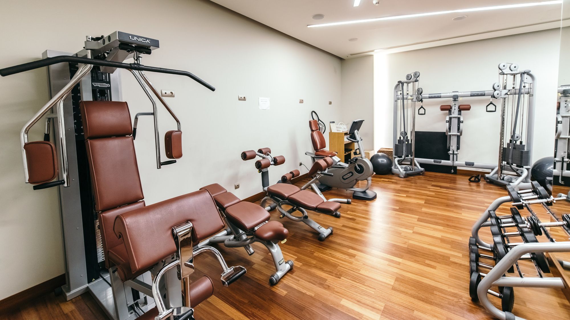 Alexander Beach Hotel & Spa Alexandroúpolis Ngoại thất bức ảnh A gym in a hotel